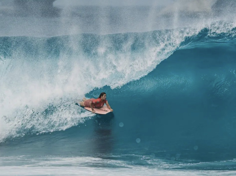 alexandra-surfing-2