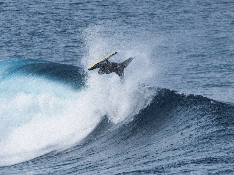 alexandra-surfing-3