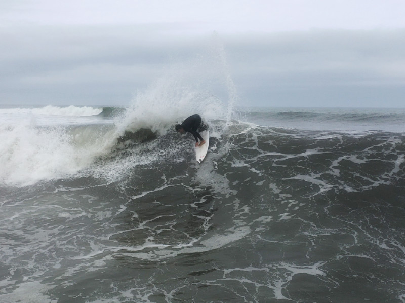 gabriel-vargas-surfing-2