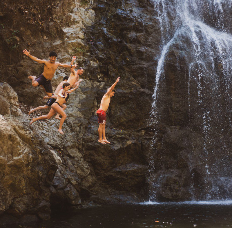 costa-rica-jump