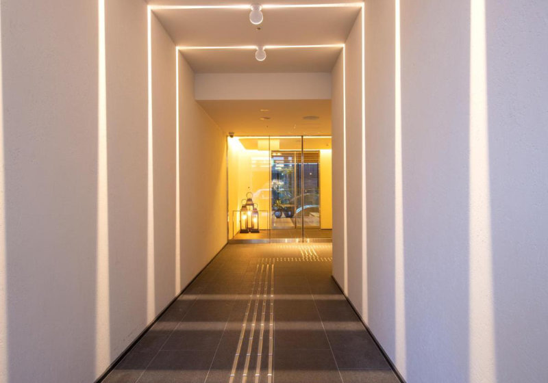 japan-forza-hotel-corridor