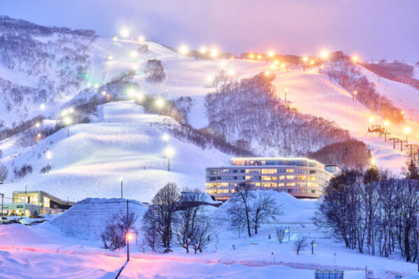 niseko-night-skiing