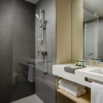 skate retreat in barcelona with roos